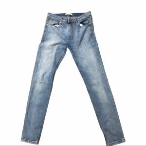 JEAN BUNDLE!! 2 JEANS READ DESCRIPTION